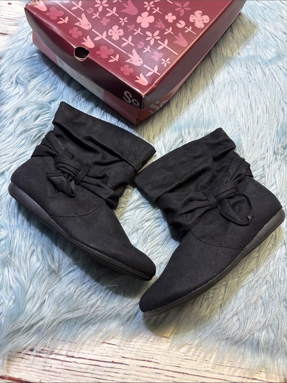 NIB SO Black Women's Slouchy Ankle Boots with Tie Detail Sz 7.5